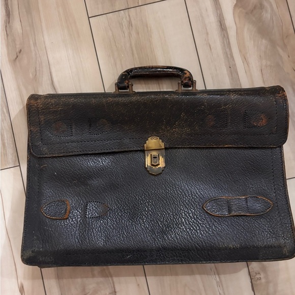 Handbags - Vintage Brown Leather Drs. Briefcase